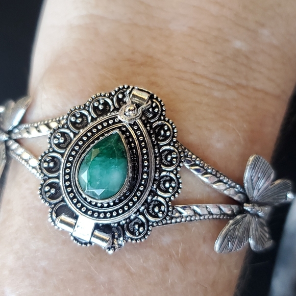 New Emerald 925 Silver Butterflies Poison Cuff Bracelet. - Picture 10 of 11